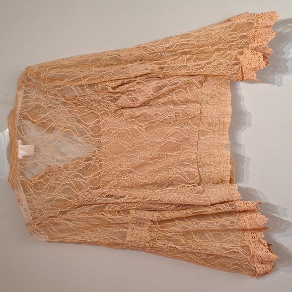 Host Pick - Venus lace crop top - Picture 5 of 7